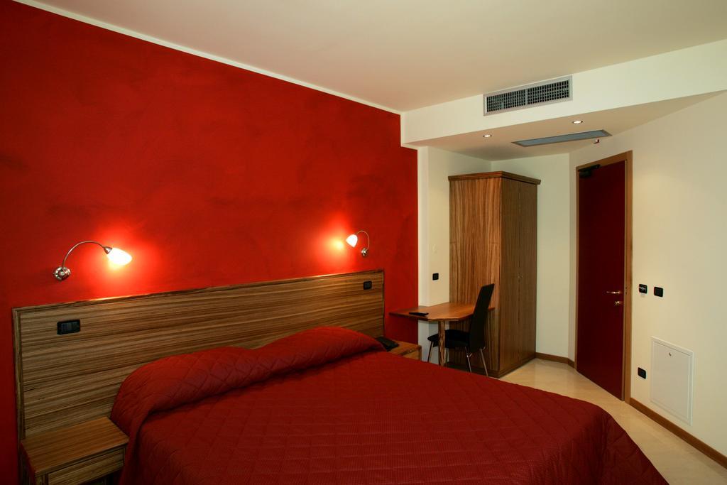 Hotel 5 Vie Almenno San Salvatore Pokoj fotografie