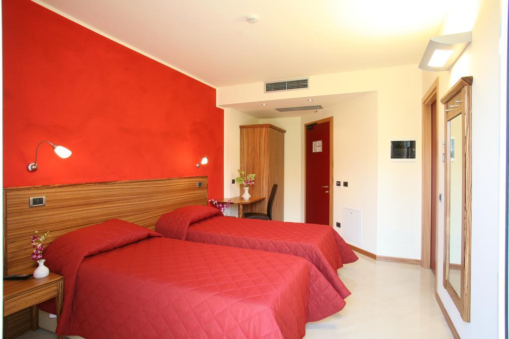 Hotel 5 Vie Almenno San Salvatore Pokoj fotografie