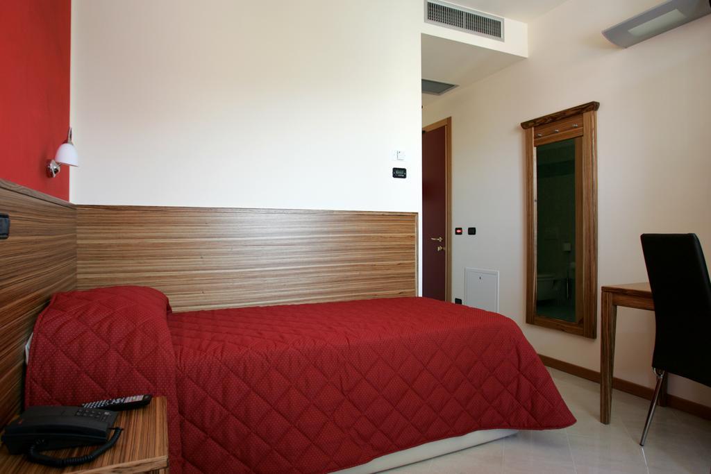 Hotel 5 Vie Almenno San Salvatore Pokoj fotografie